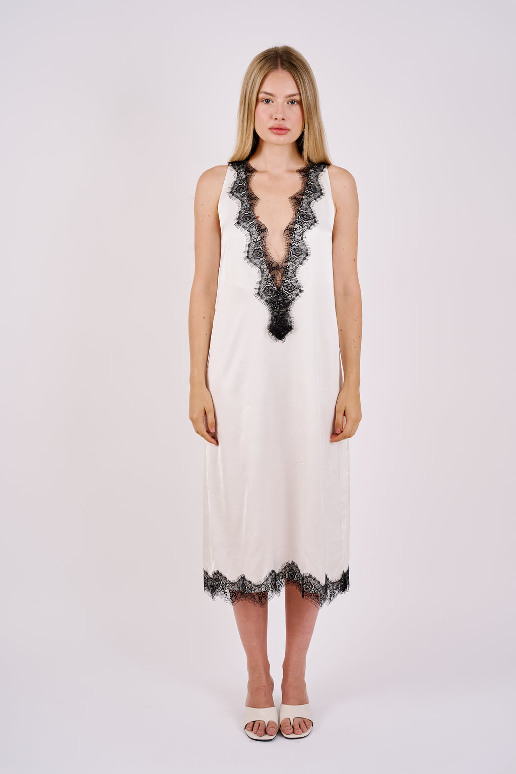 Lace Dress - white & black lace