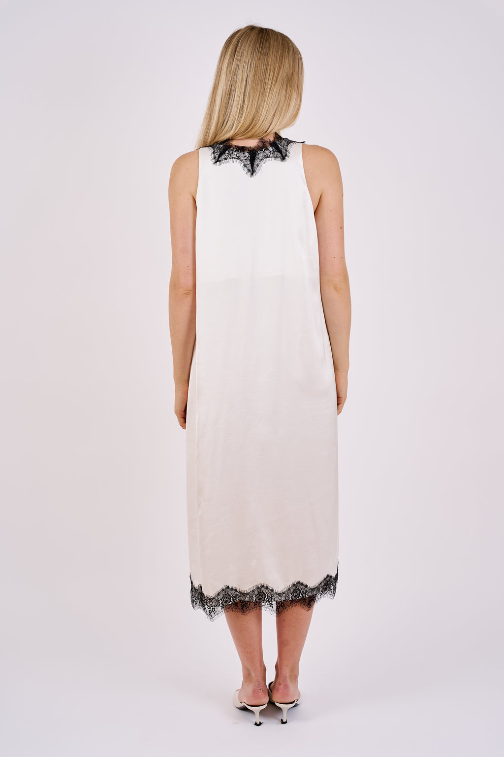Lace Dress - white & black lace