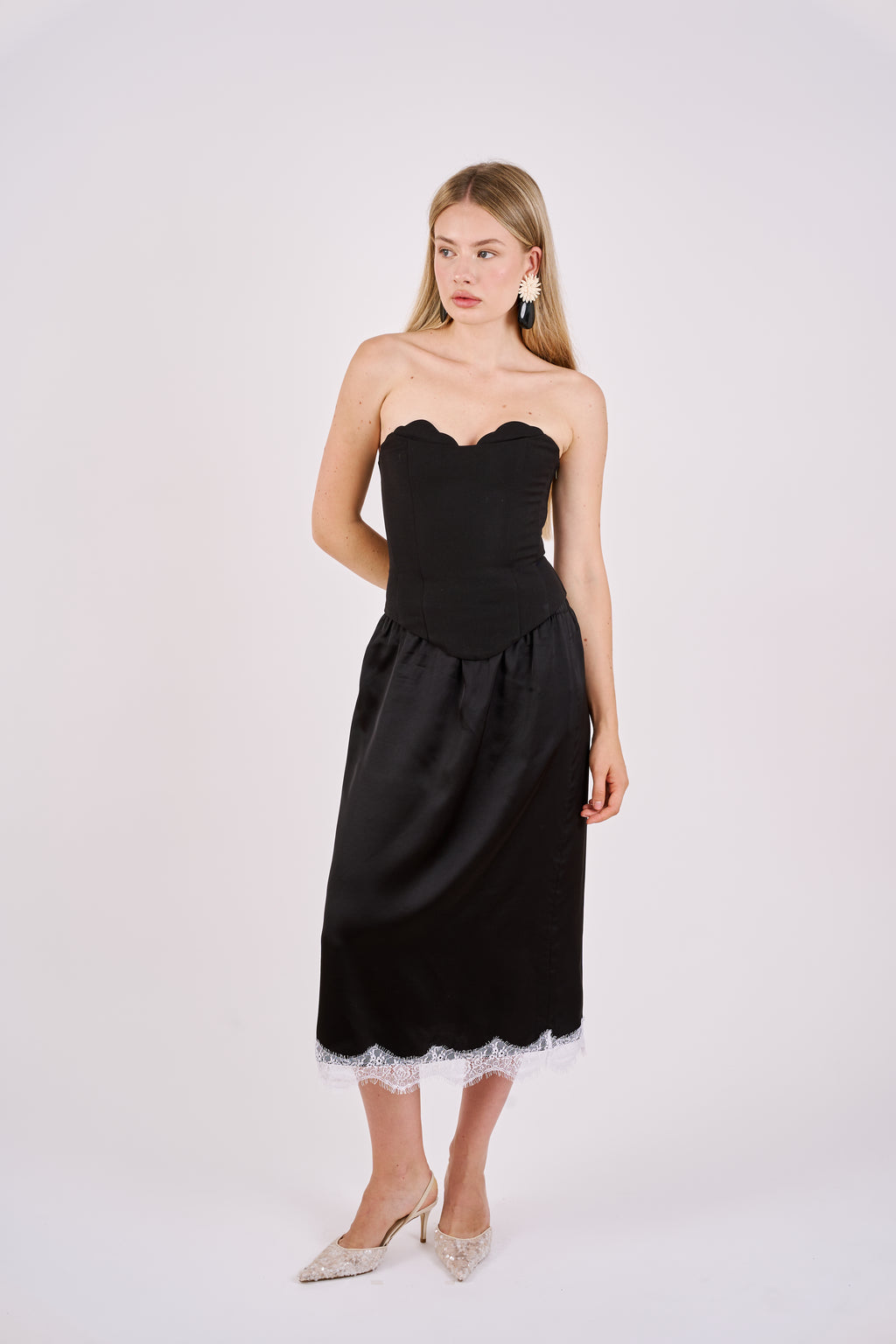 Lace Skirt - black & white lace