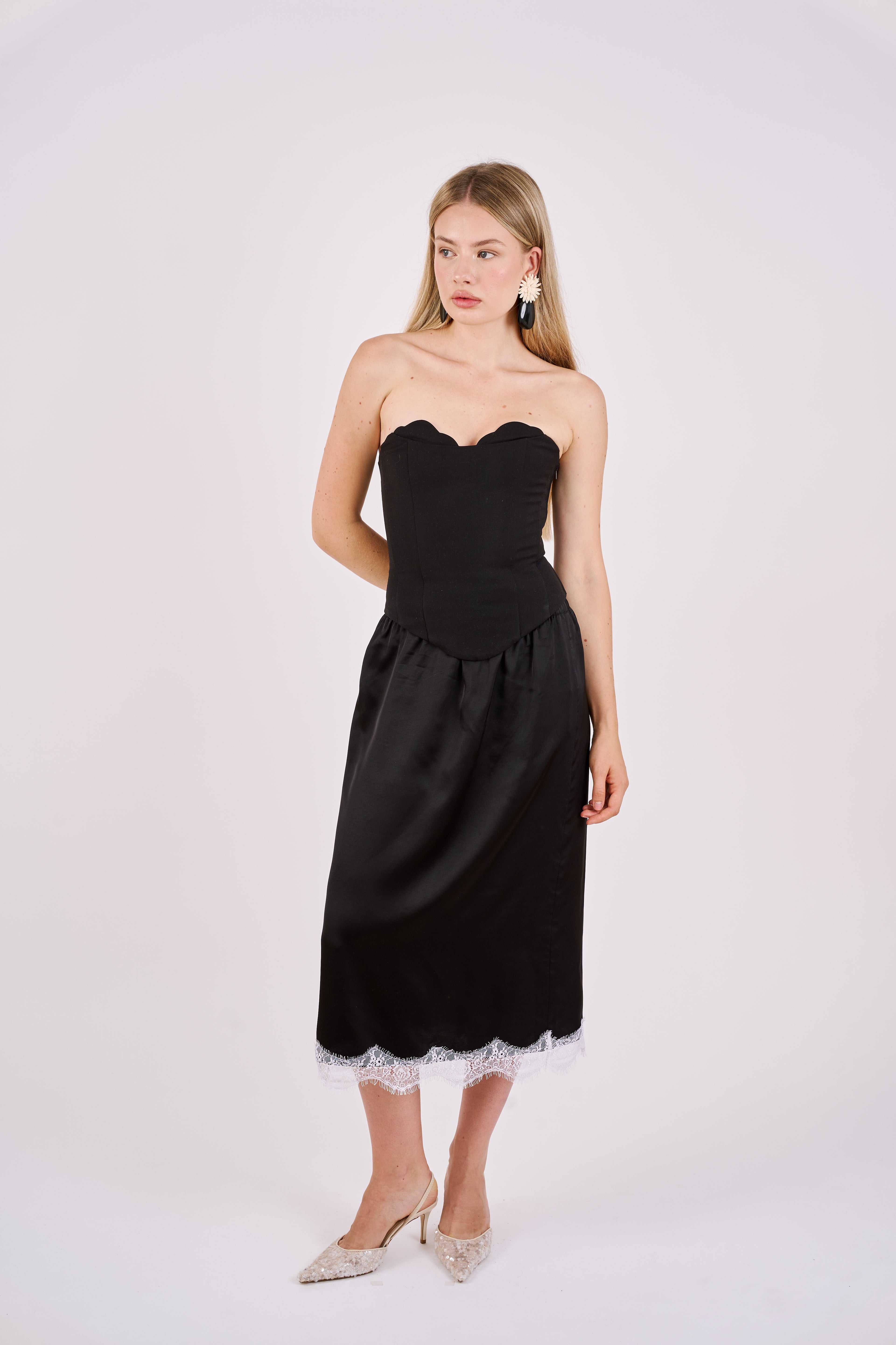 Lace Skirt - black & white lace